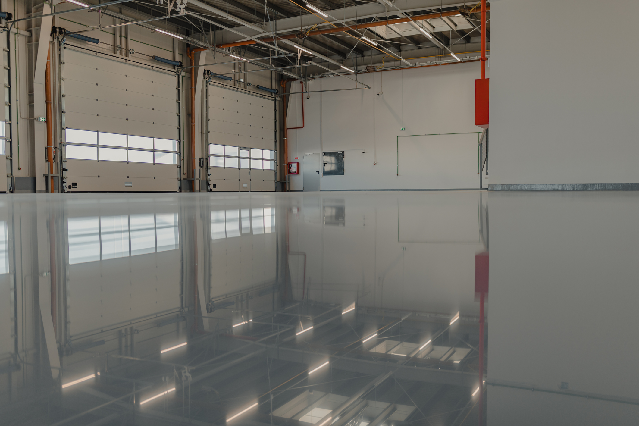 Industrial warehouse with heavy-duty epoxy
